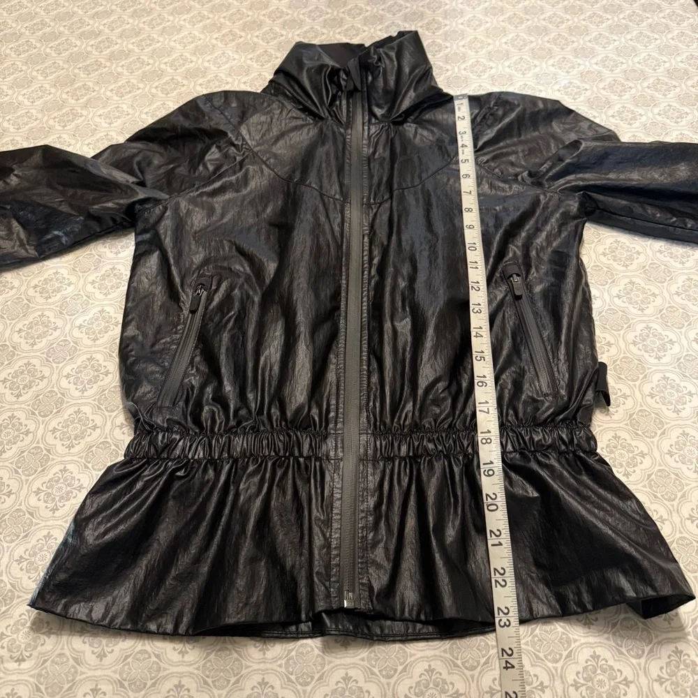 Lululemon Stronger as One Jacket *lululemon X Barrys Matte Black Foil Size 2
